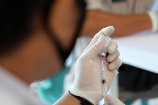 Amerièki struènjak objasnio ko su prvi kandidati za treæu dozu vakcine